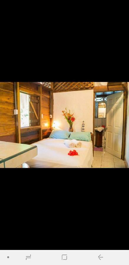 Hostal Cecilia Puerto Viejo de Talamanca Buitenkant foto