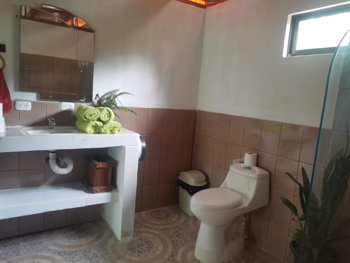 Hostal Cecilia Puerto Viejo de Talamanca Buitenkant foto