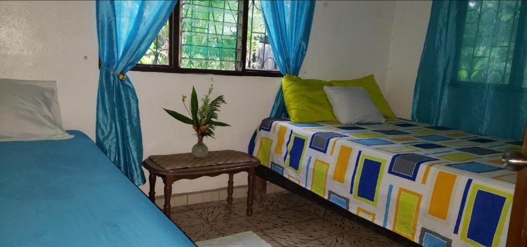Hostal Cecilia Puerto Viejo de Talamanca Buitenkant foto