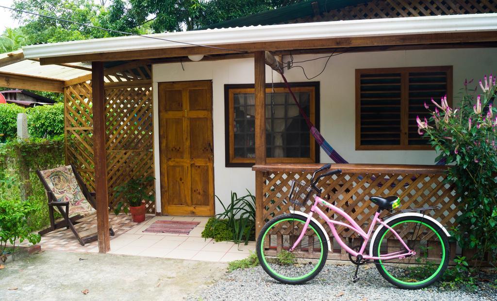 Hostal Cecilia Puerto Viejo de Talamanca Buitenkant foto