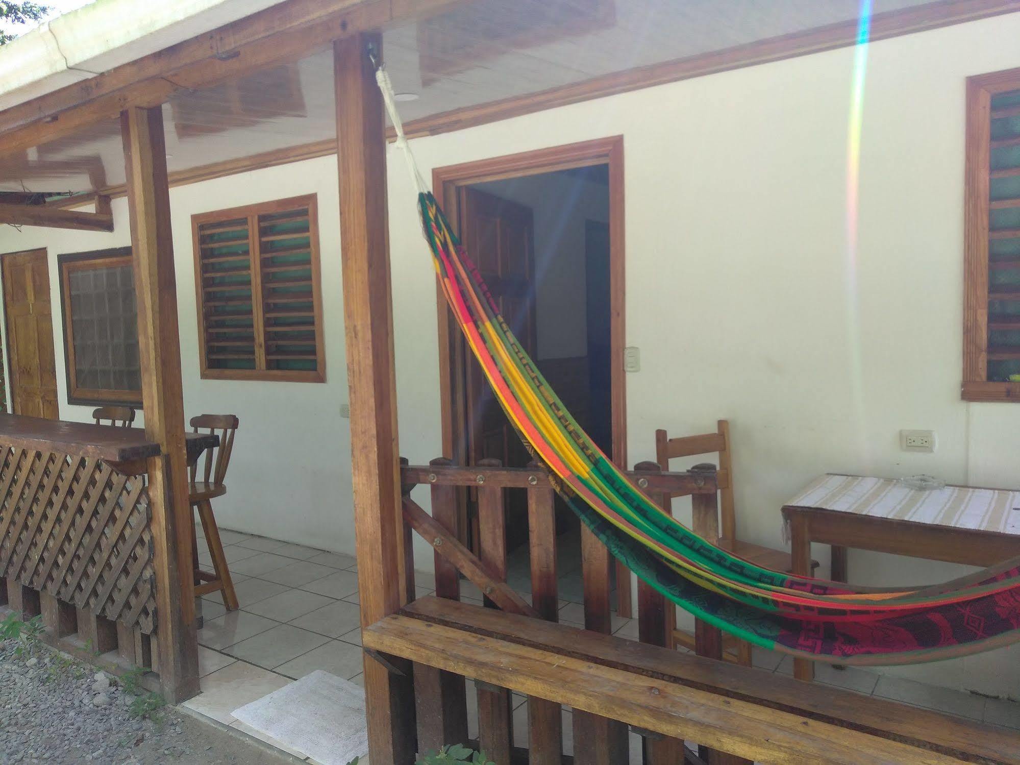 Hostal Cecilia Puerto Viejo de Talamanca Buitenkant foto
