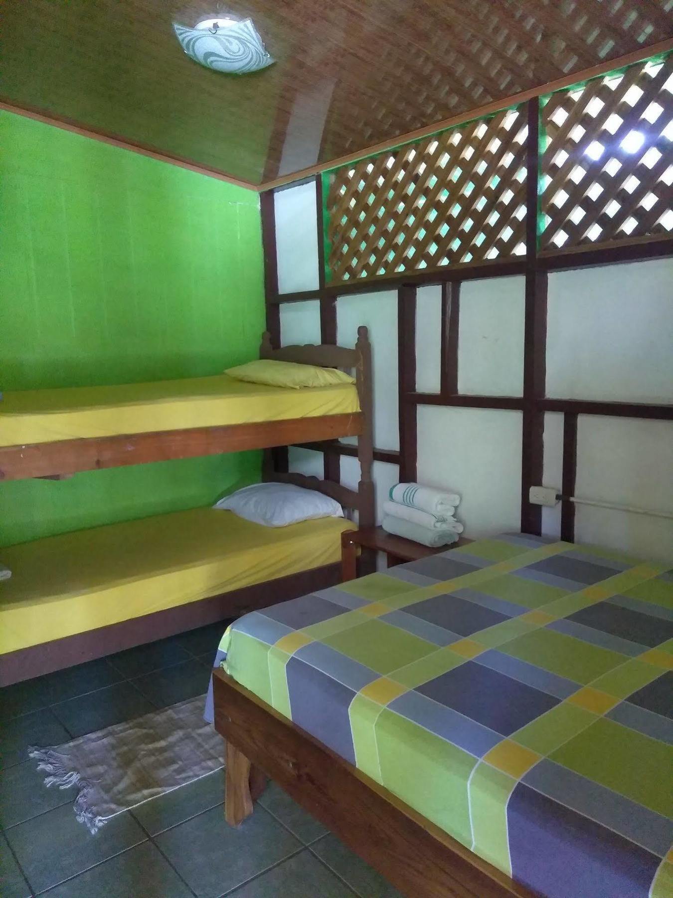 Hostal Cecilia Puerto Viejo de Talamanca Buitenkant foto