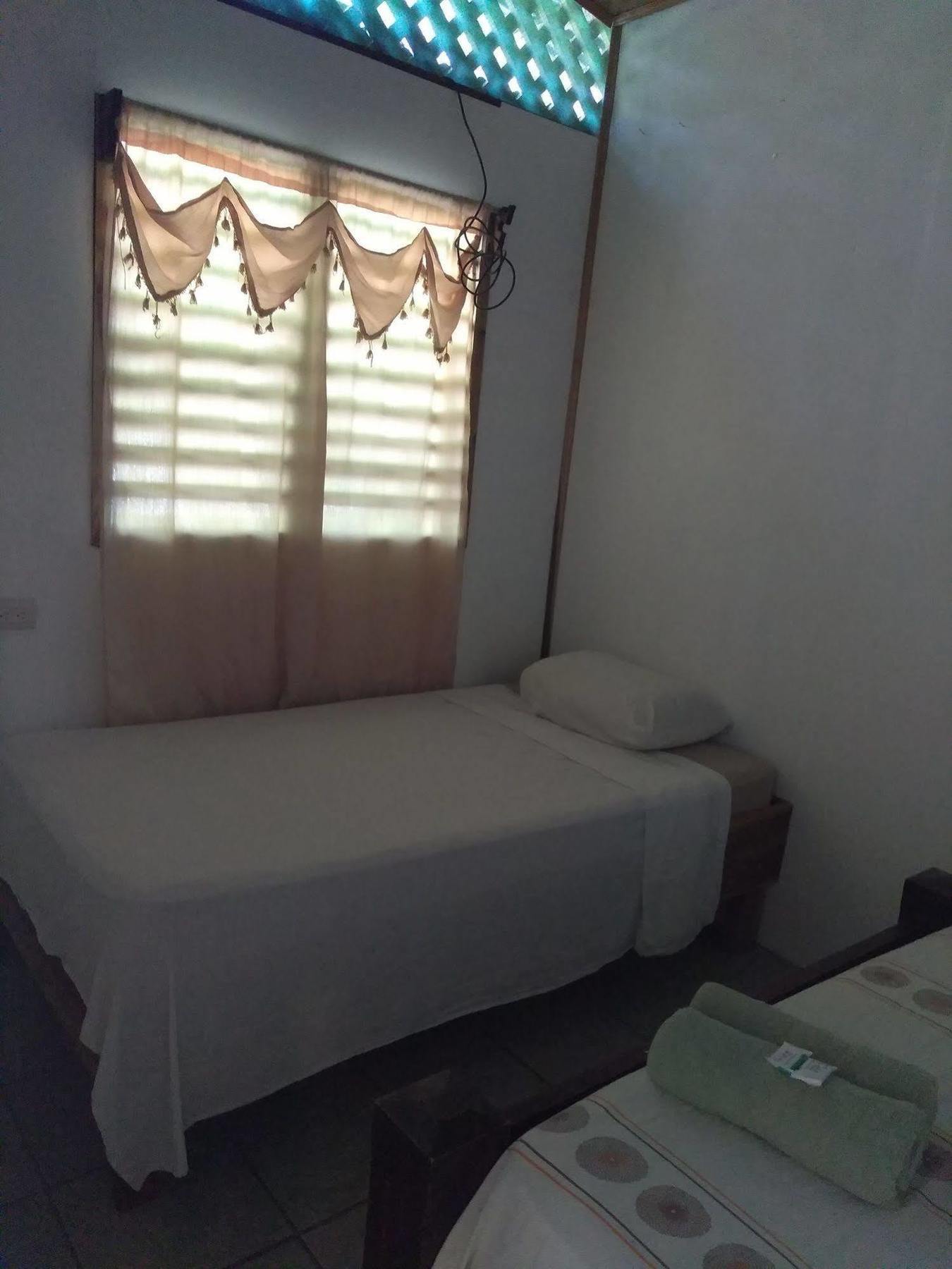 Hostal Cecilia Puerto Viejo de Talamanca Buitenkant foto