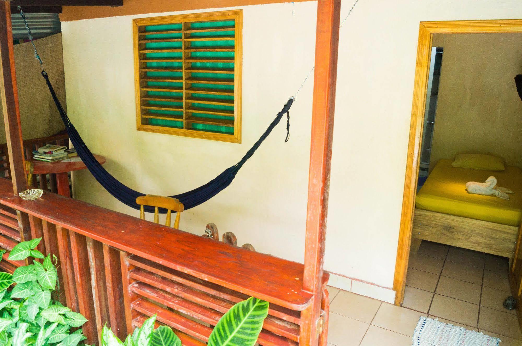 Hostal Cecilia Puerto Viejo de Talamanca Buitenkant foto