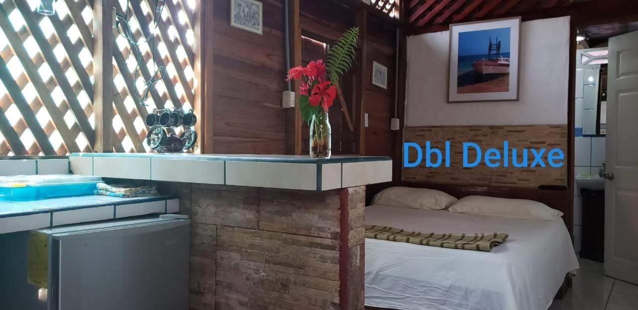 Hostal Cecilia Puerto Viejo de Talamanca Buitenkant foto