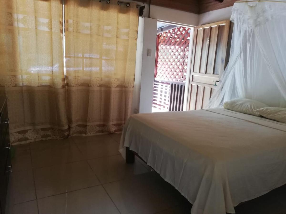 Hostal Cecilia Puerto Viejo de Talamanca Buitenkant foto